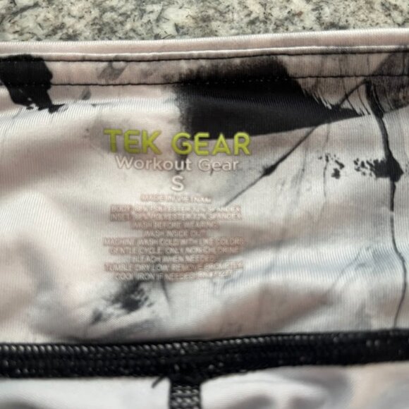 Mid Rise Yoga Pants - Picture 3 of 3